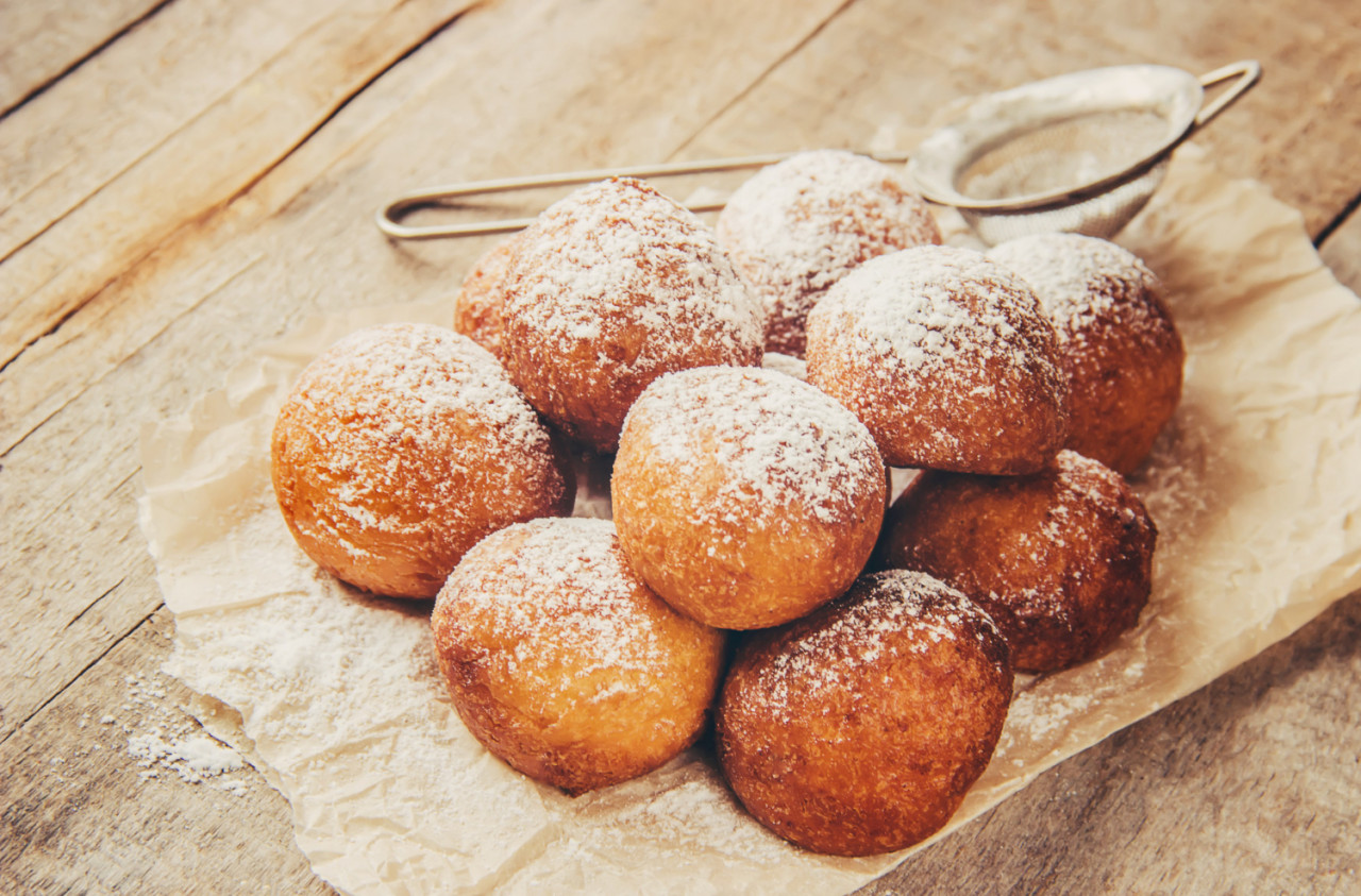 cottage cheese balls with powdered sugar selective focus