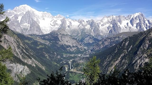 courmayeur panorama cime innevate