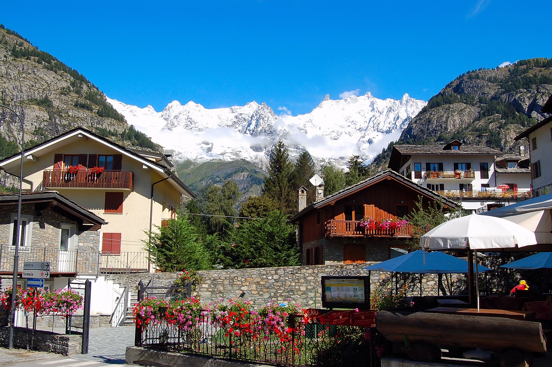 courmayeur valled aosta italy panoramio