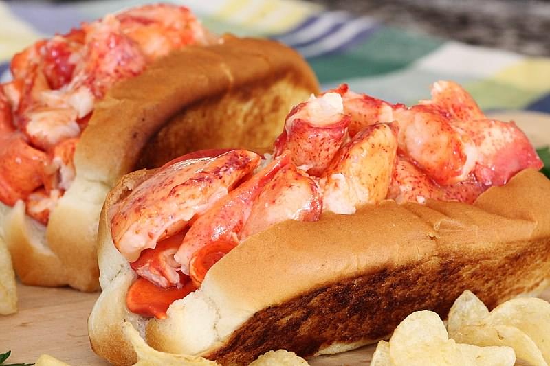 cousins maine lobster roll