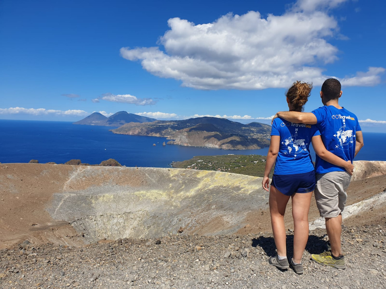 cratere isola vulcano coppia