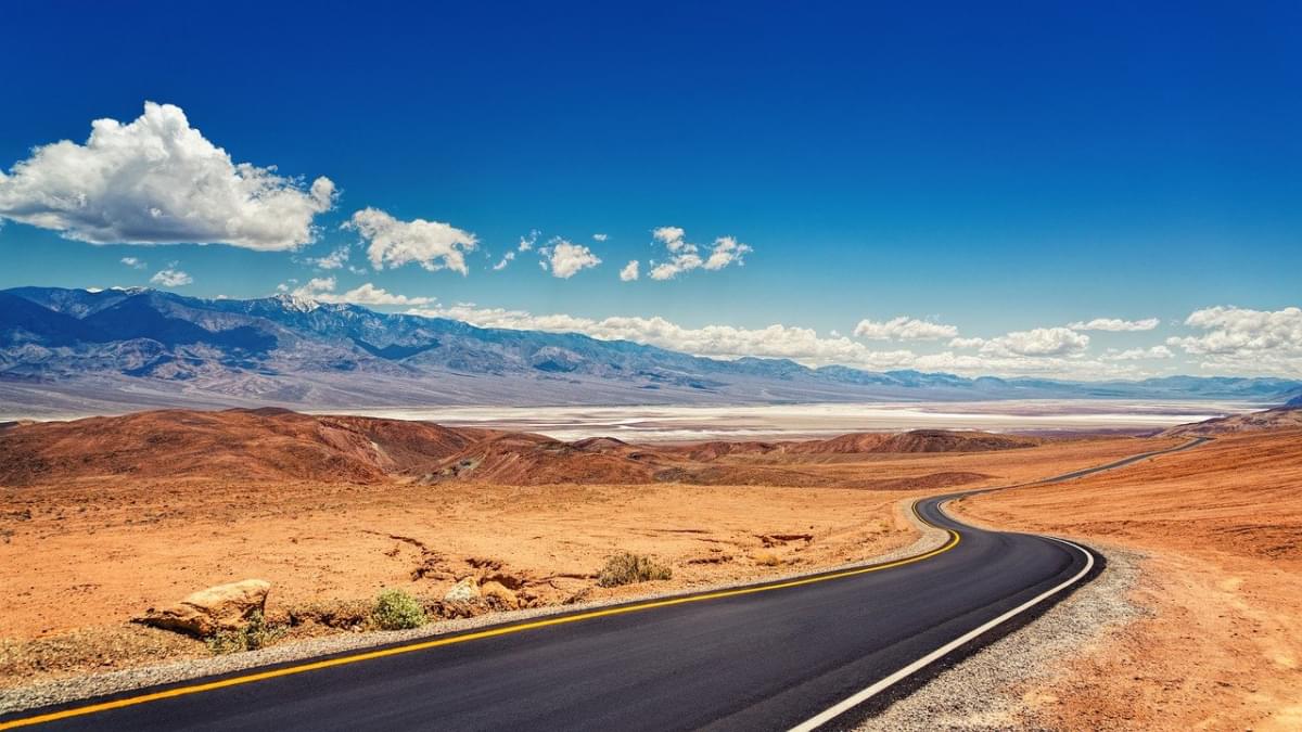 death valley strada paesaggio 2