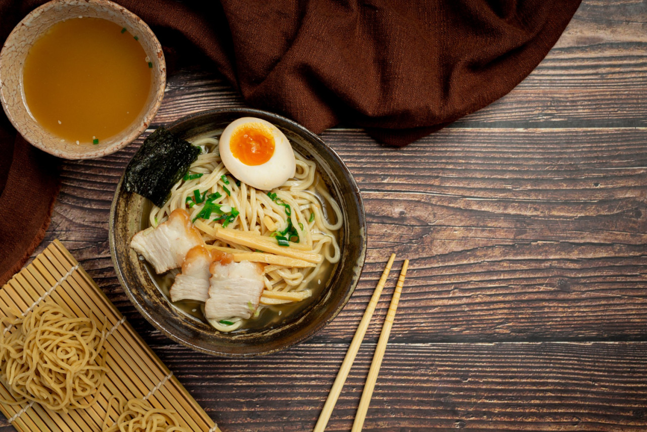 delicious ramen dark surface