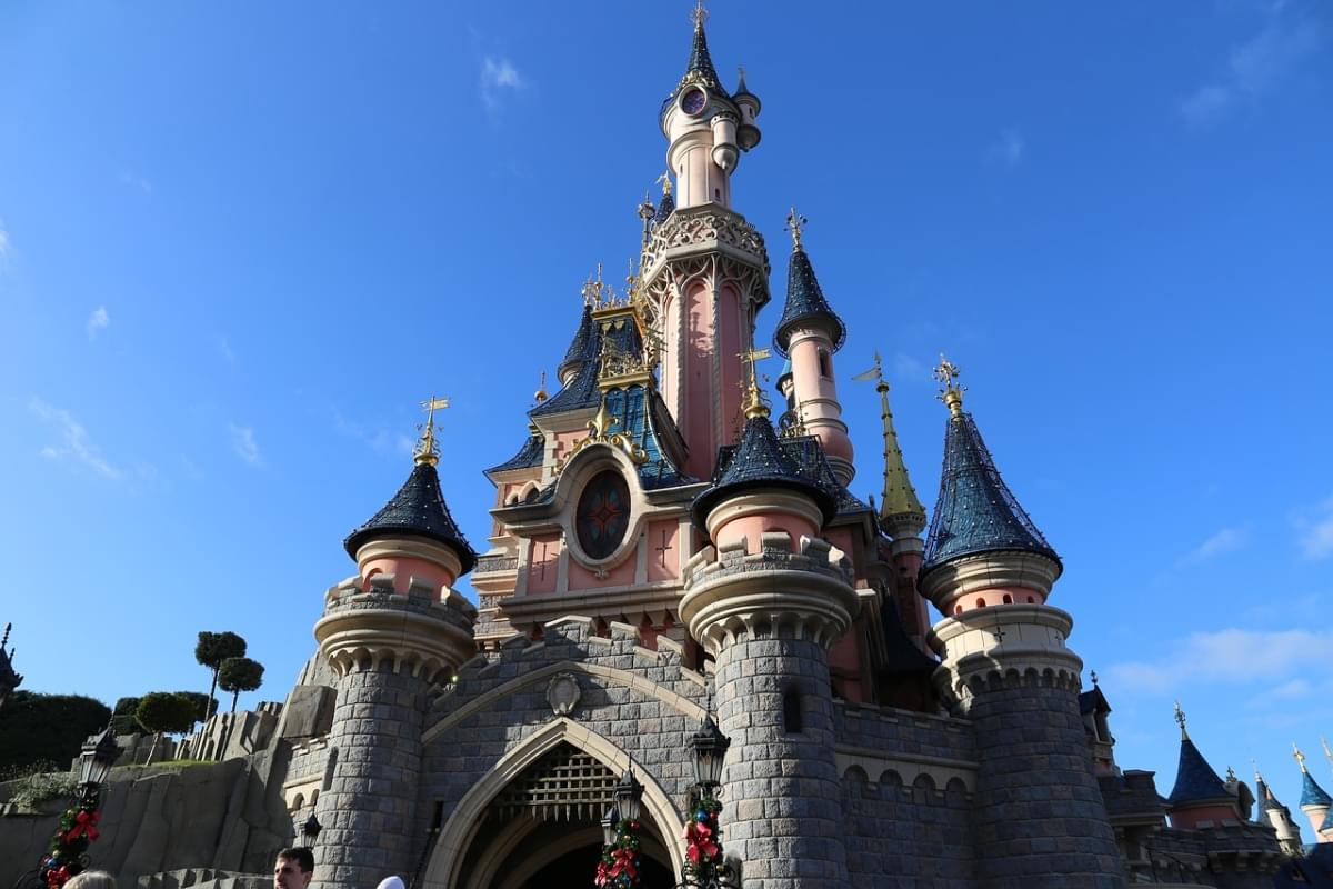 disneyland castello parigi cielo