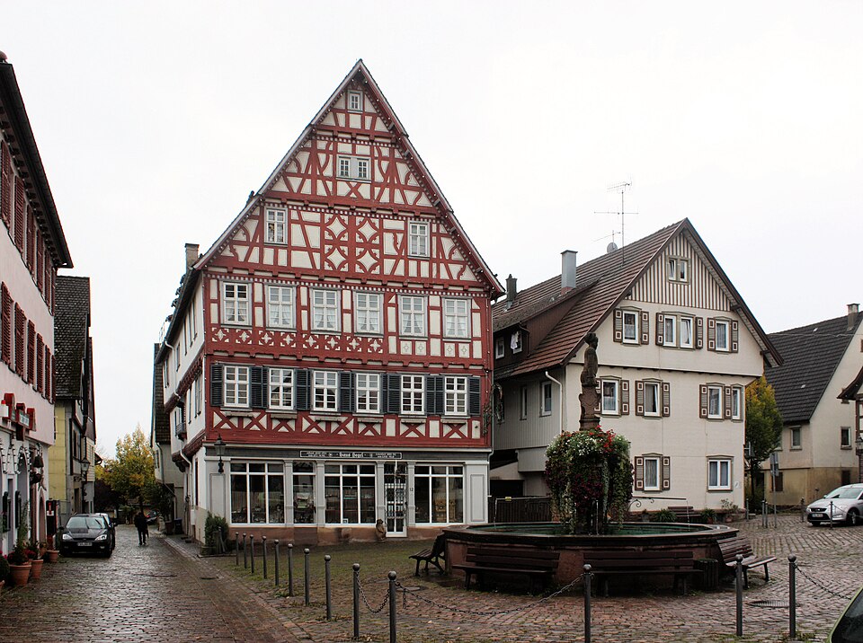 dornstetten marktplatz mit marktbrunnen