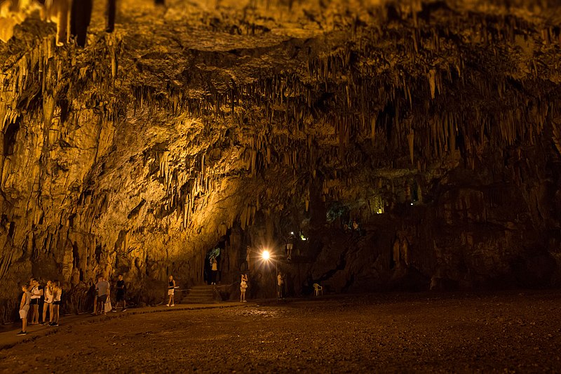 drogarati cave 240651041