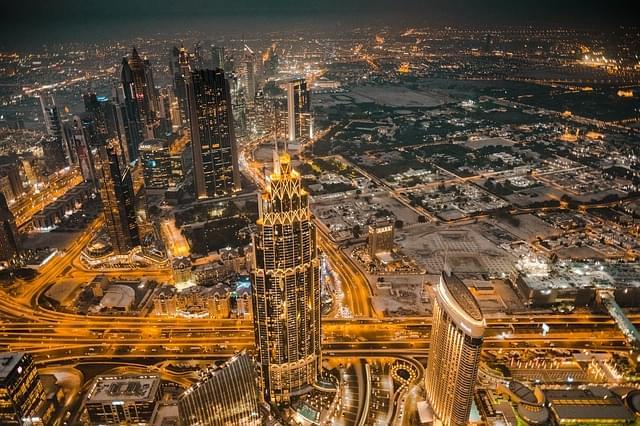 skyline di Dubai di sera