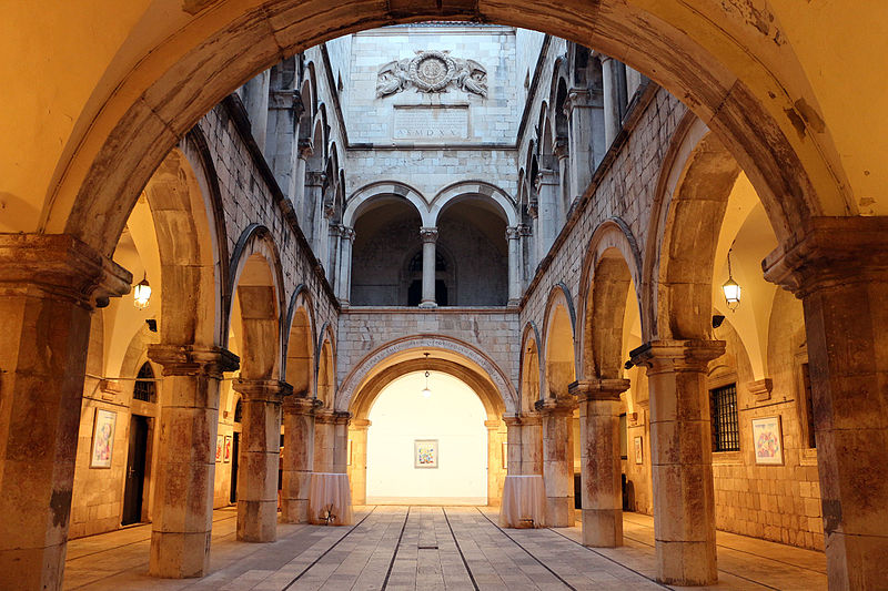 dubrovnik palazzo sponza cortile 02