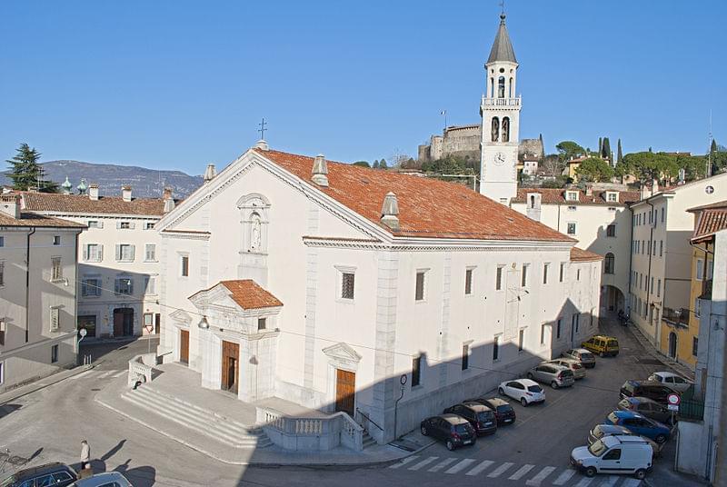 /foto/duomo di gorizia facciata