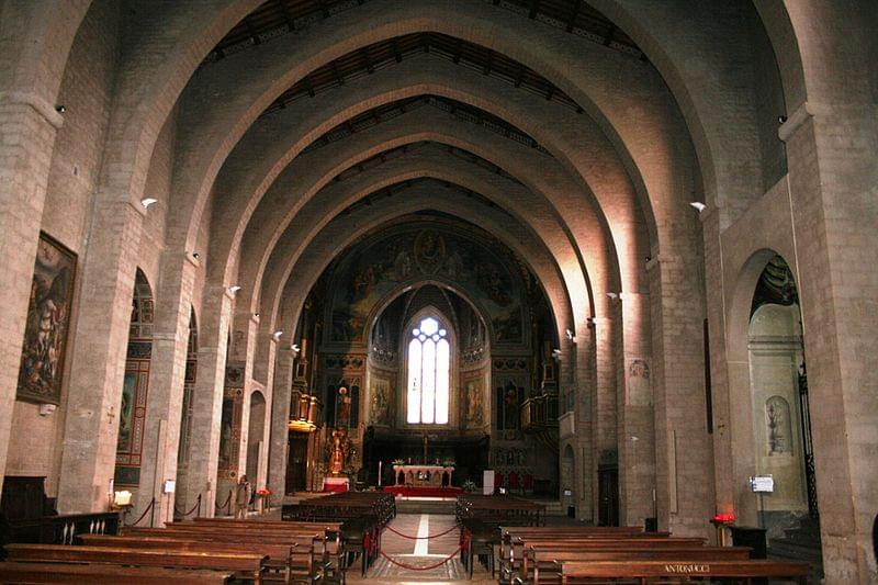 duomo di gubbio navata