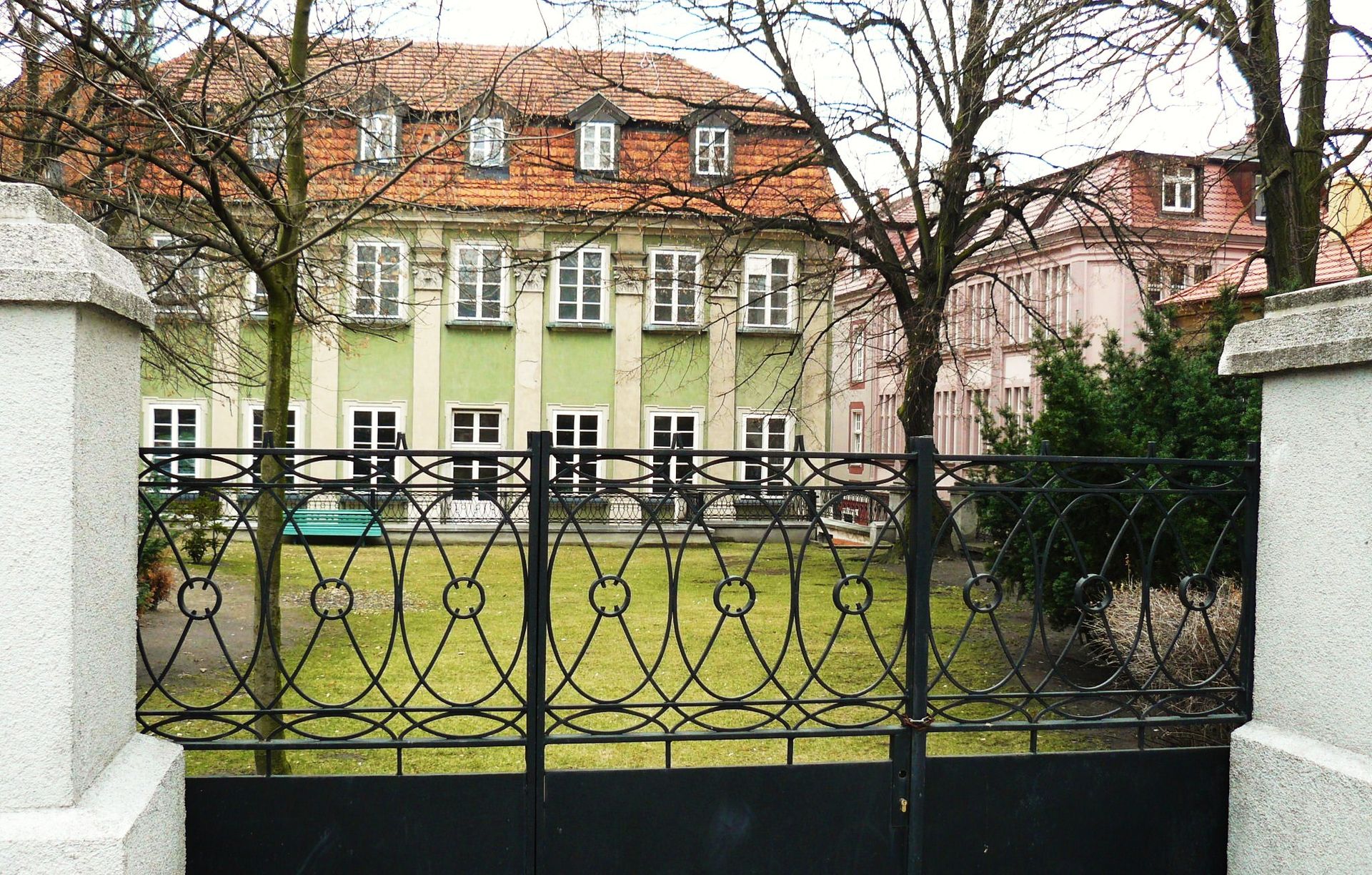 dzialynski palace poznan garden