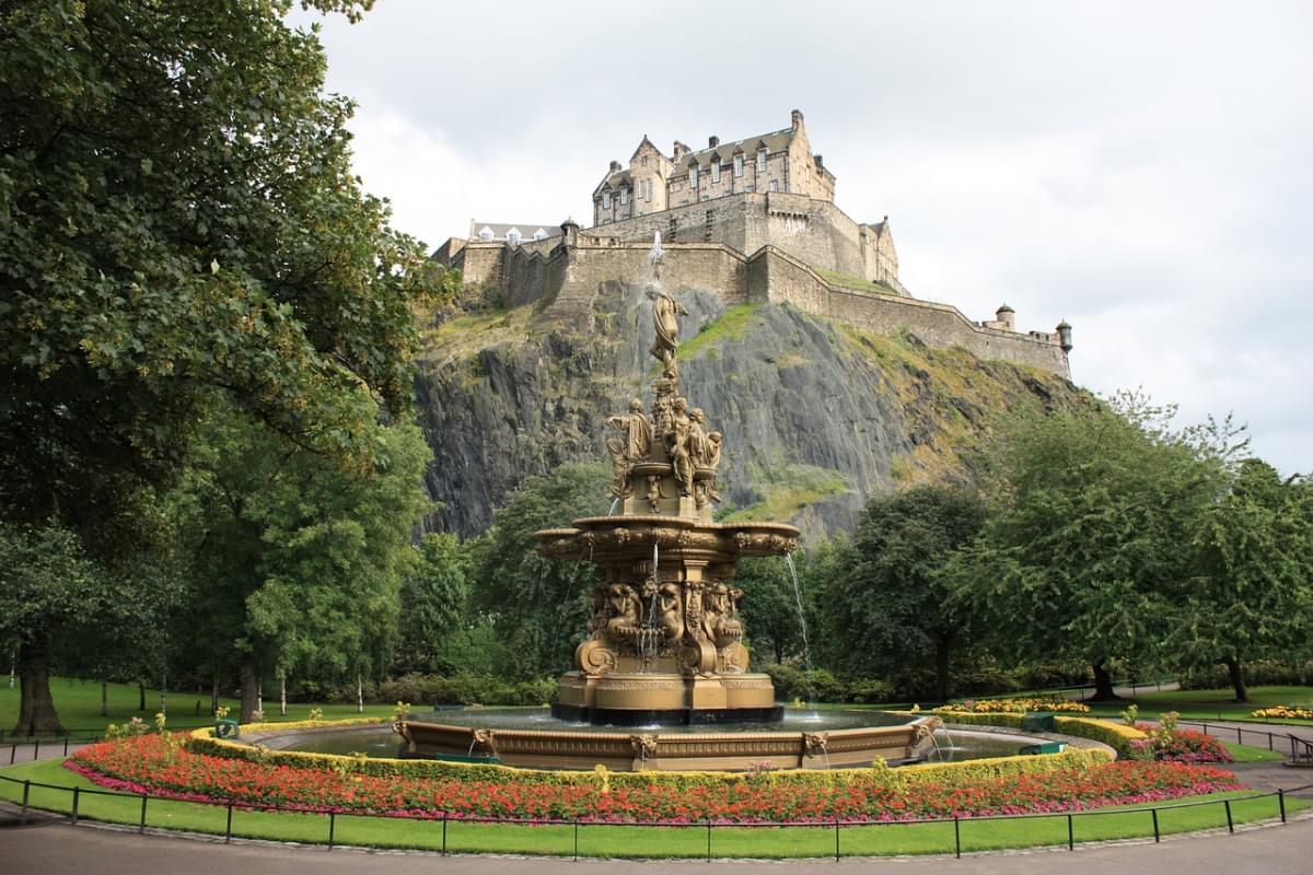 edimburgo scozia castello fontana