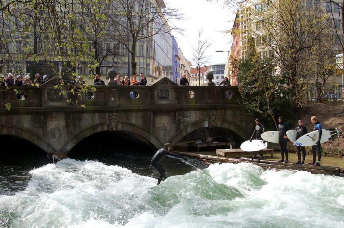 eisbach monaco baviera englischer garten