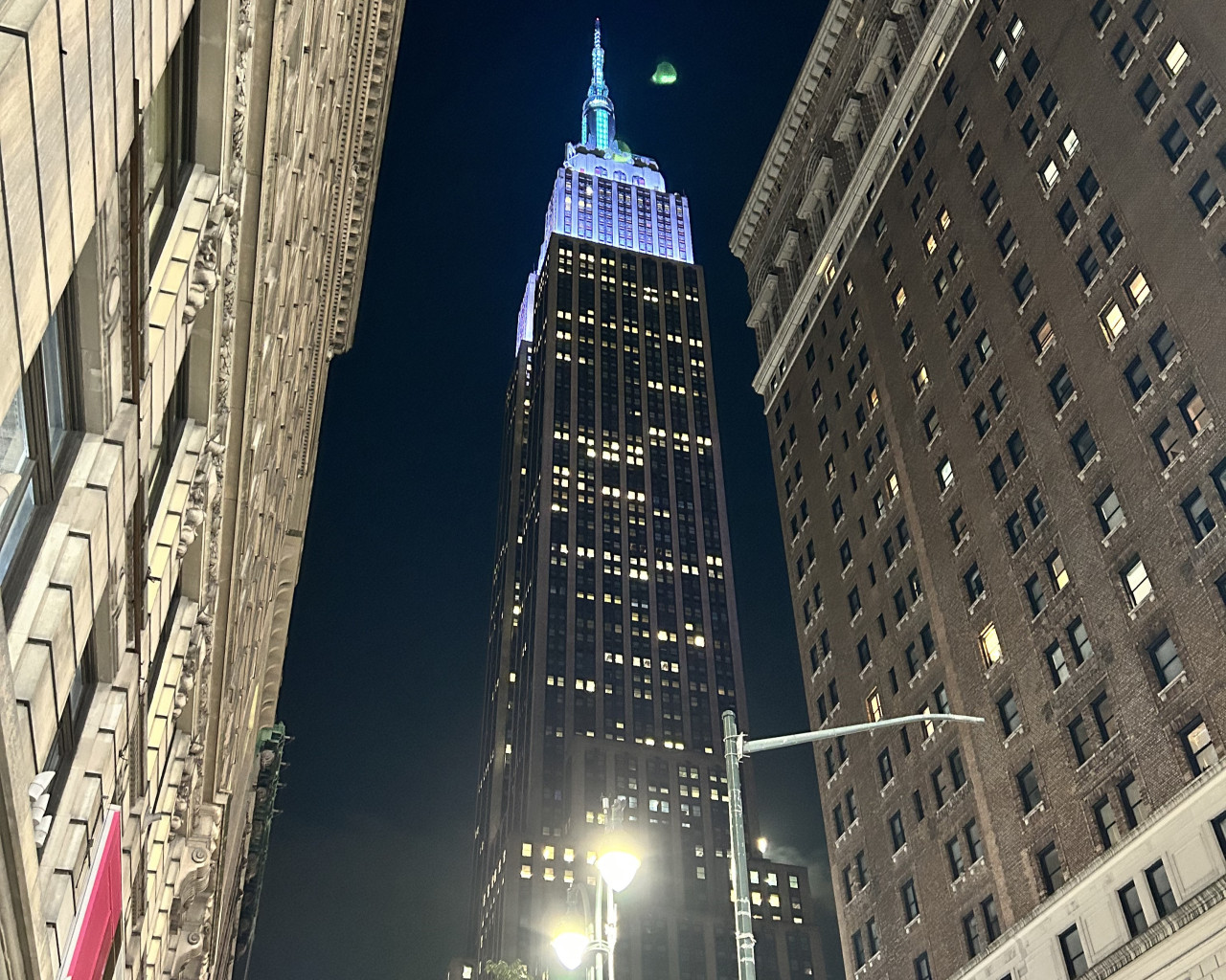 Empire State Building dal basso