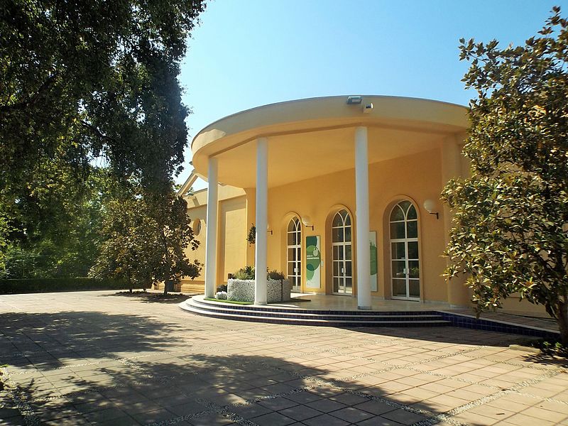 entrada del museo de etnobotanica en el real jardin botanico