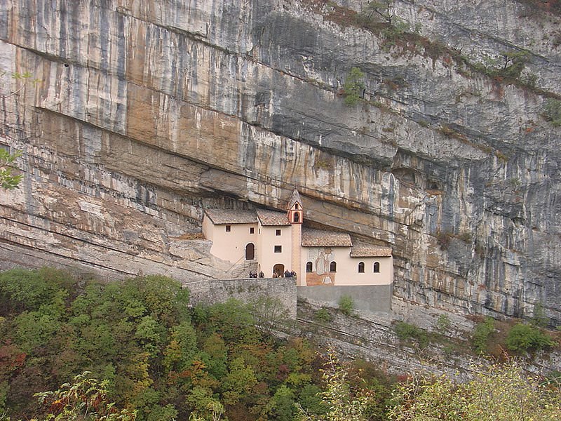 /foto/eremo di san colombano trambileno