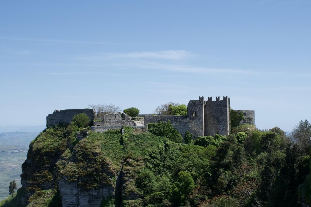 erice sicilia italia castello