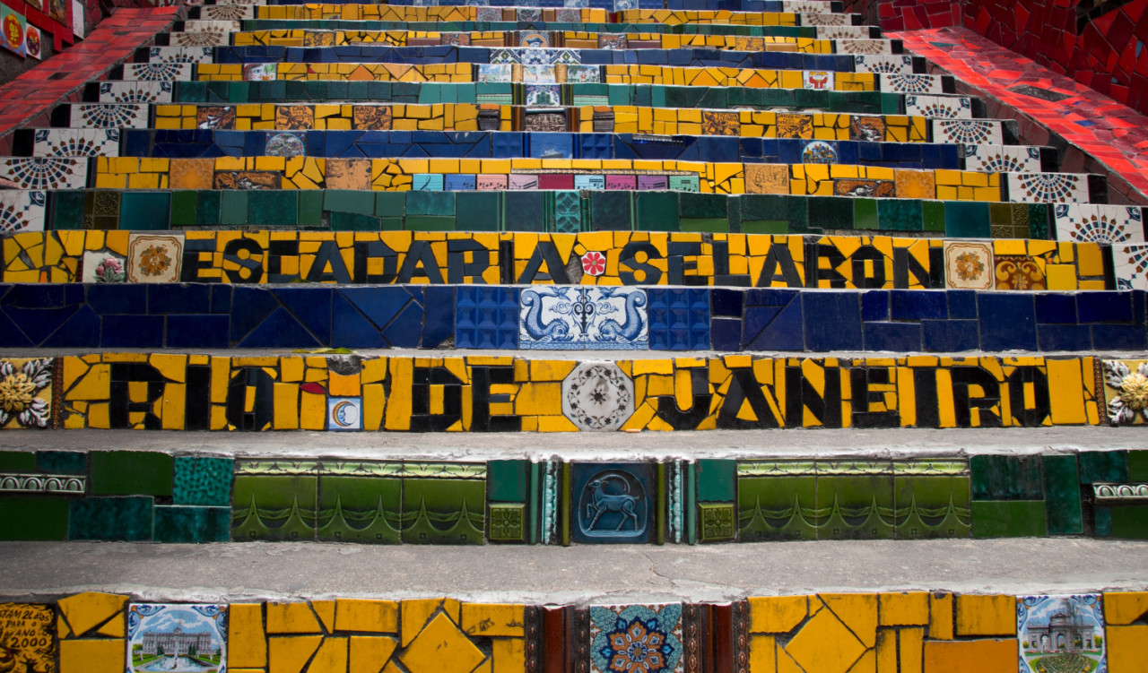 escadaria selaron tiles