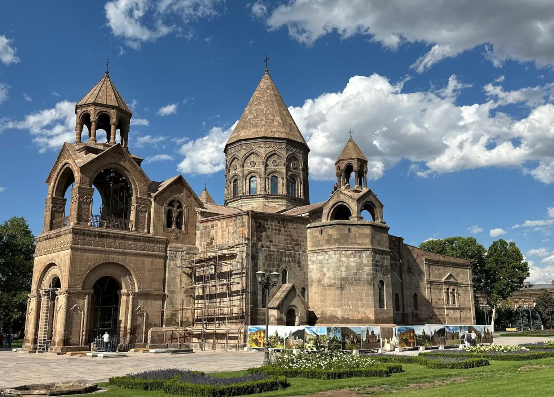 etchmiadzincathedral2024