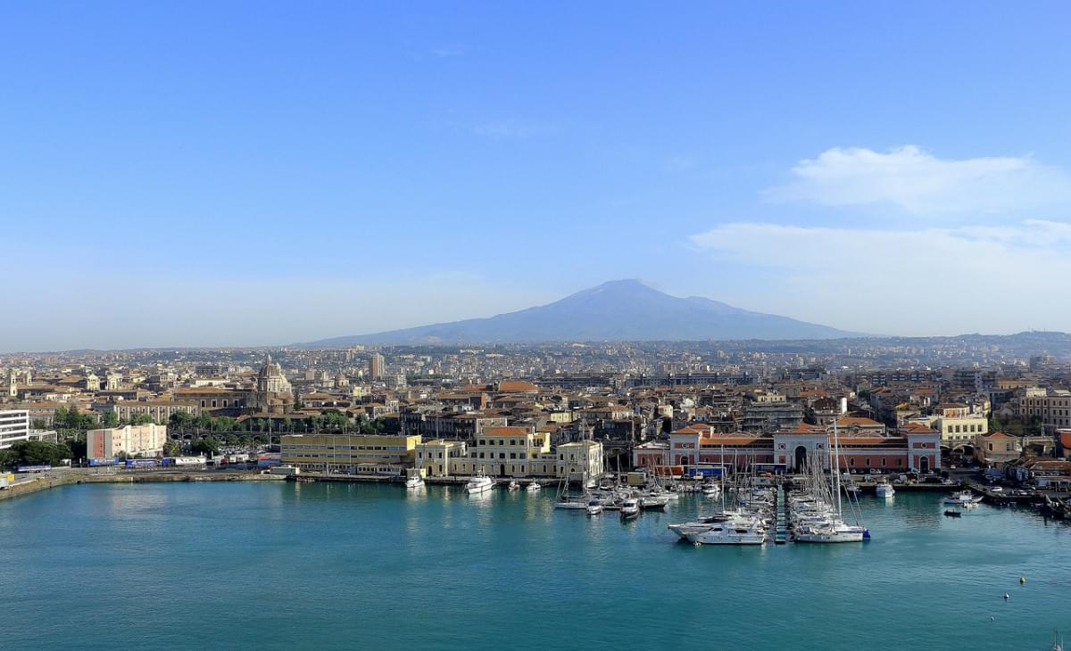 etna sicilia porta vulcano catania
