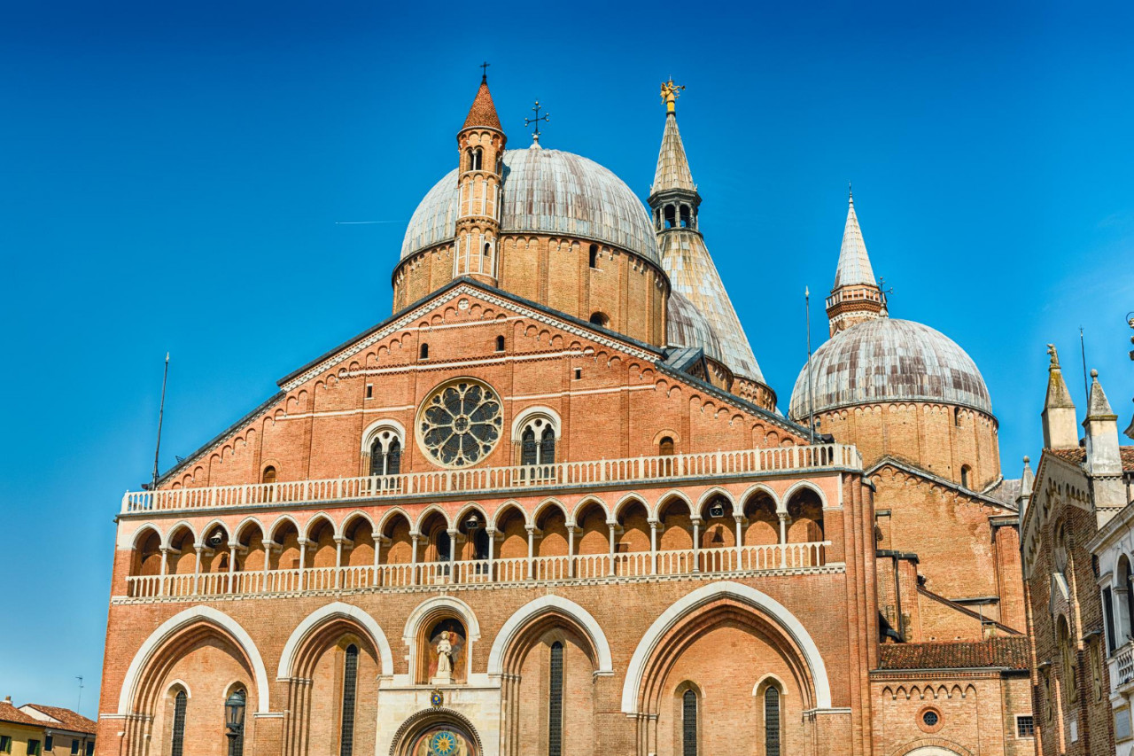 facade basilica saint anthony iconic landmark sightseeing padua italy