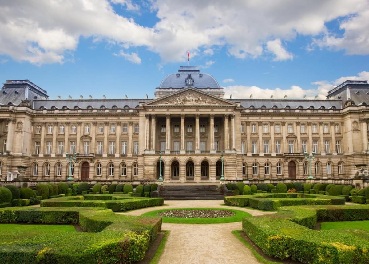 facade royal palace brussels belgium