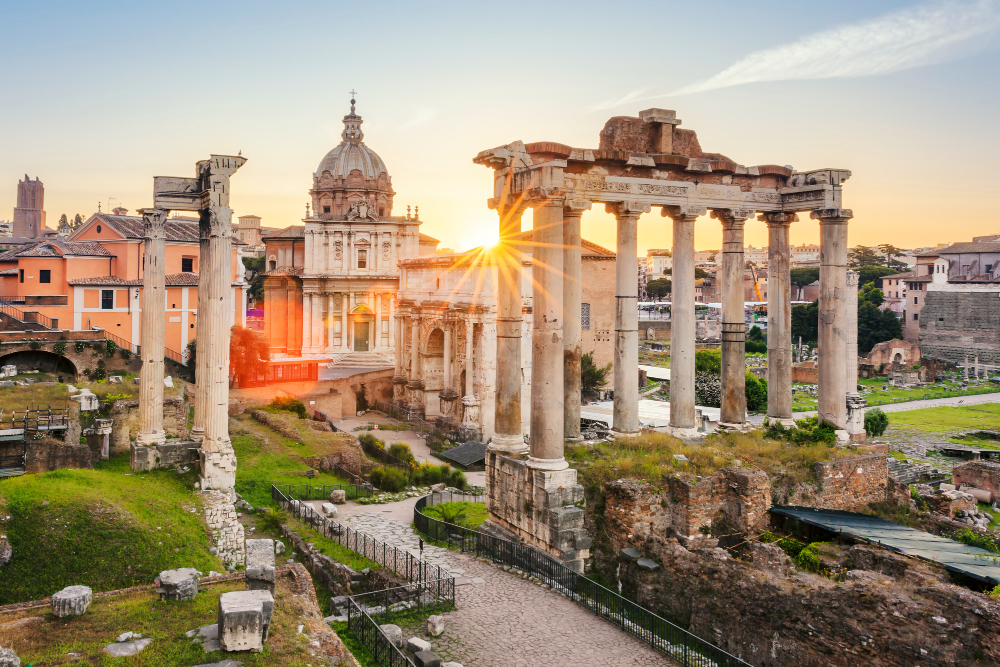 famoso foro romano a roma italia durante l alba