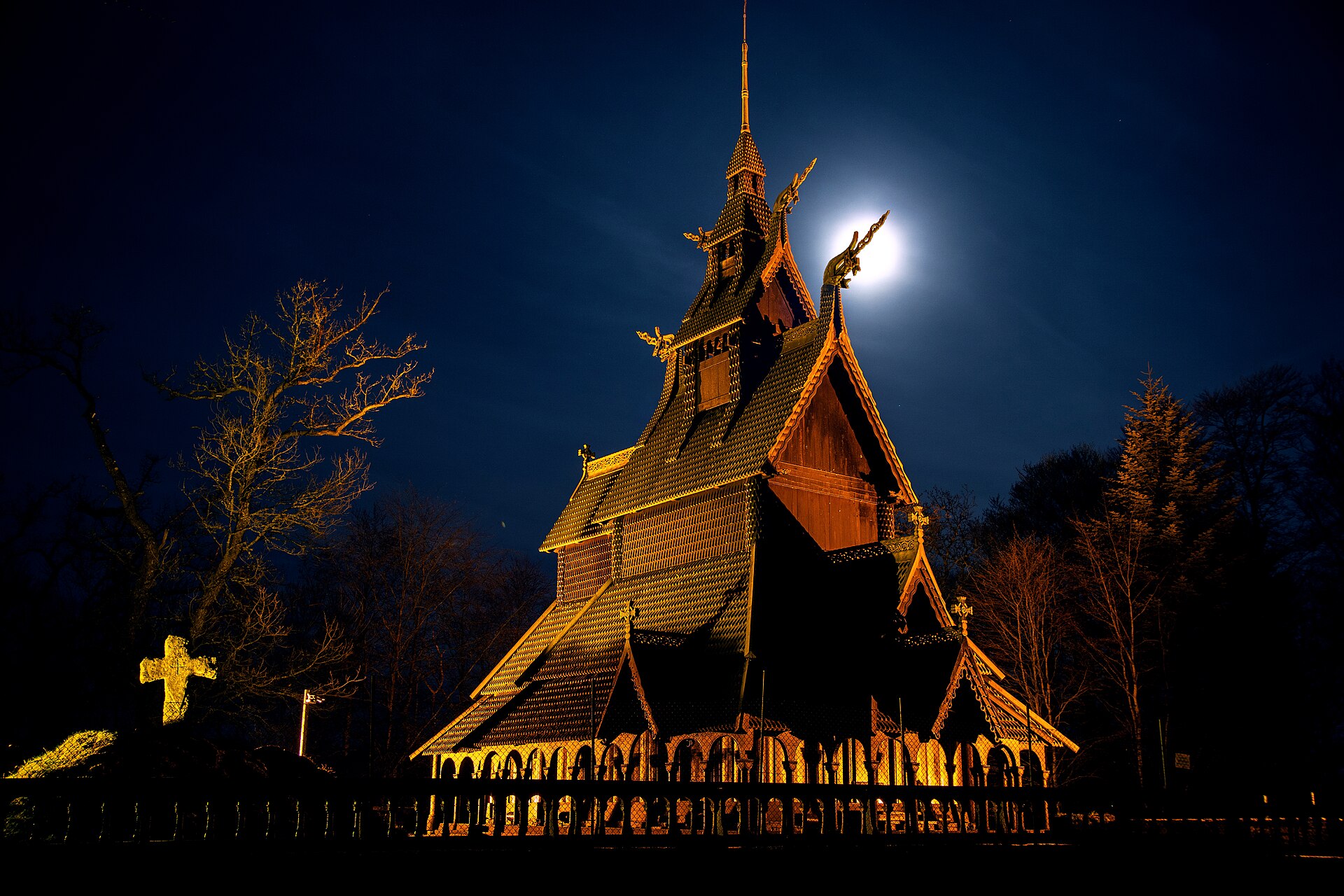 fantoft stavkirke 2 korigert