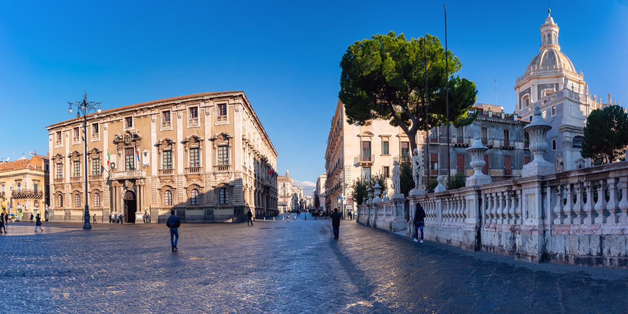 first sunray via etnea piazza duomo with cathedral santa agatha town hall sunrise catania sicily