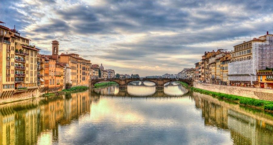 /foto/fiume arno florence firenze italia