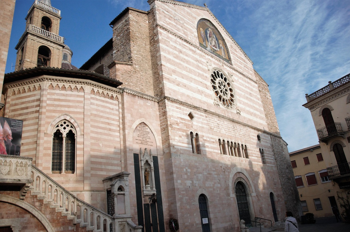 foligno umbria basilica di s 1