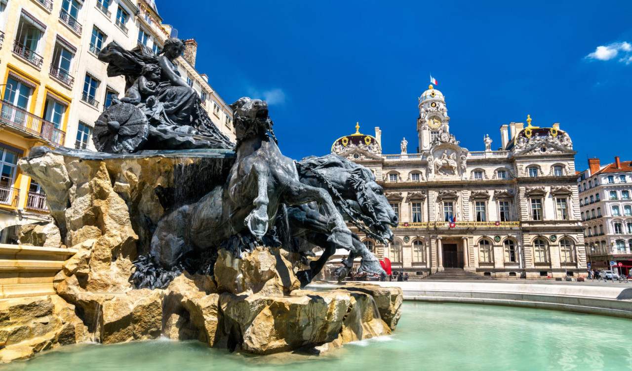 fontaine bartholdi 1889 lyon city hall place des terreaux france