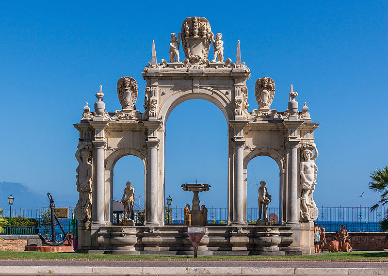 fontana del gigante napoli