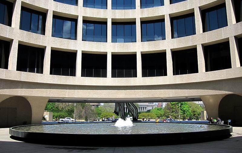 fontana di hirshhorn museum courtyard