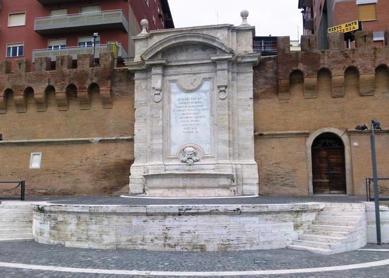 fontana vanvitelli civitavecchia