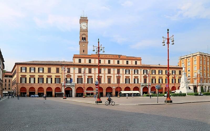 forli piazza aurelio saffi palazzo municipale 01