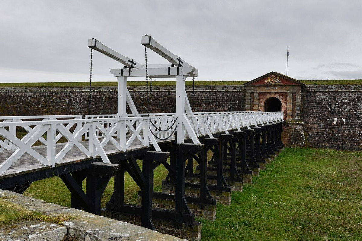 fort george inverness - foto di michael garlick