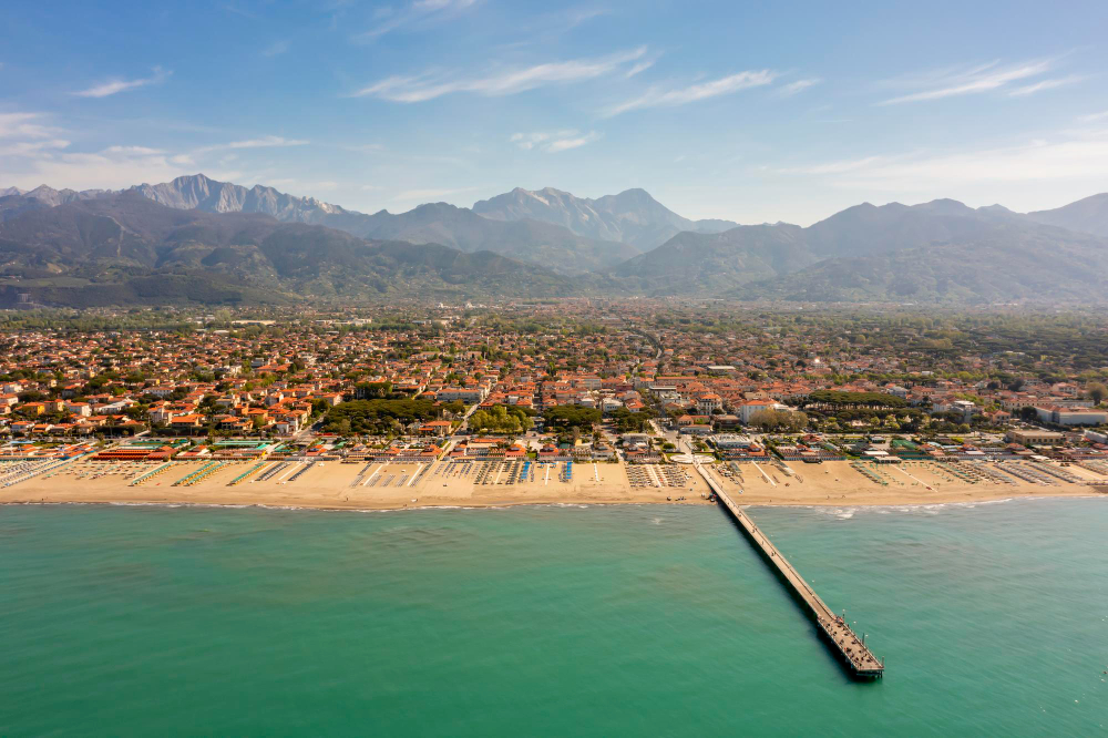 forte dei marmi coast view