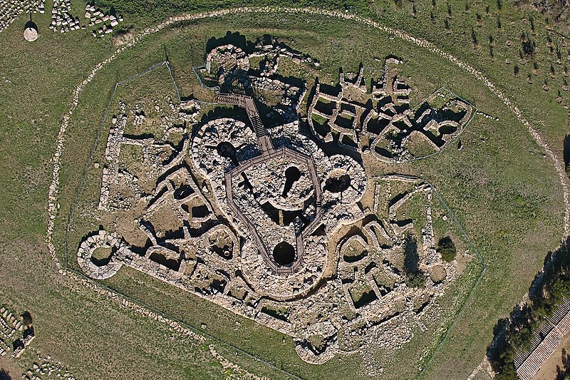 foto aerea del nuraghe genna maria di villanovaforru 1 1