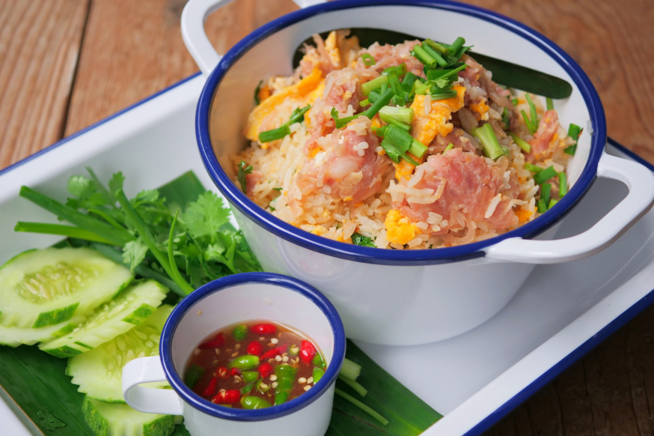 fried rice with fermented pork kao pad nham