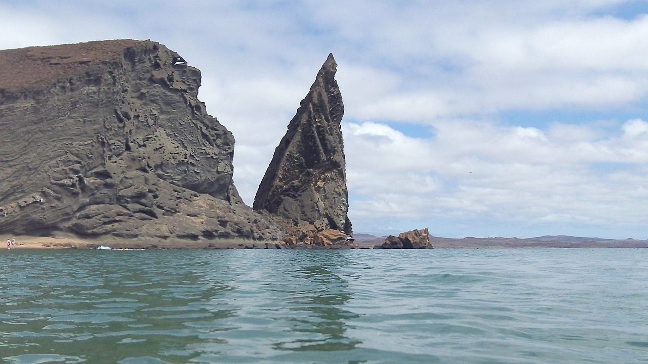 galapagos pinnacle rock ecuador