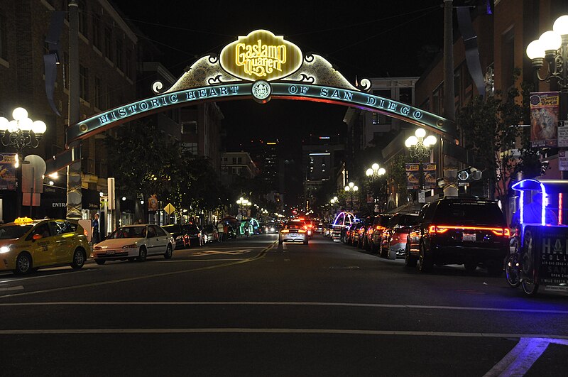 gaslamp quarter sign san diego
