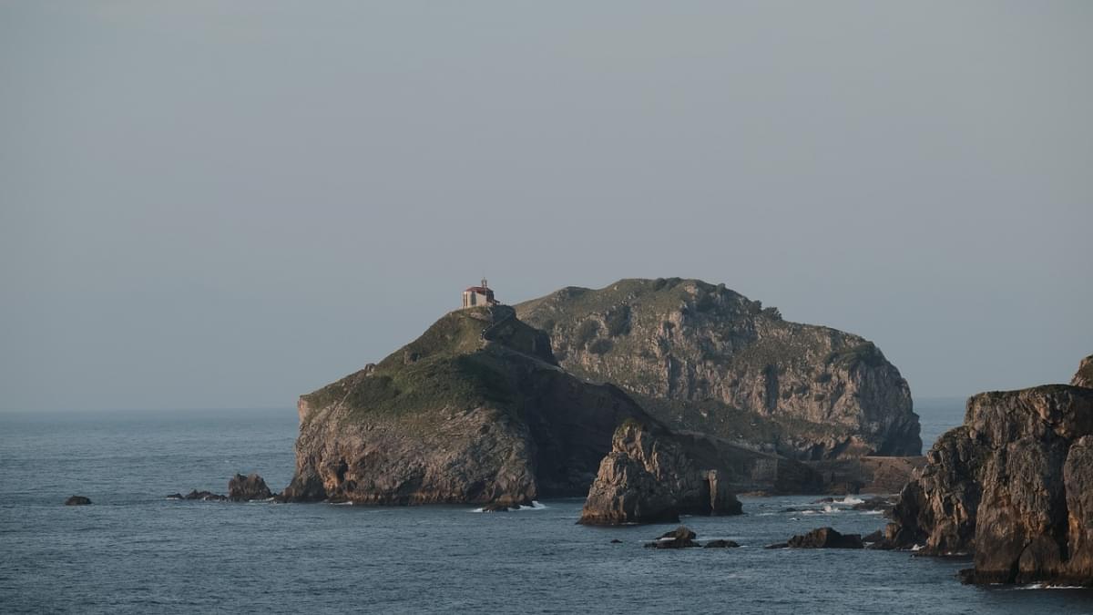 gaztelugatxe isola bizkaia vizcaya