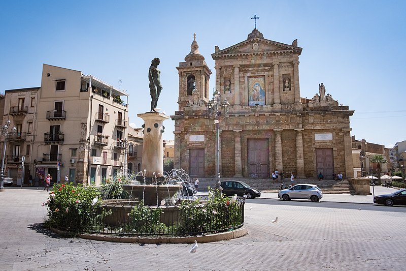 gela piazza umberto i e chiesa madre 1