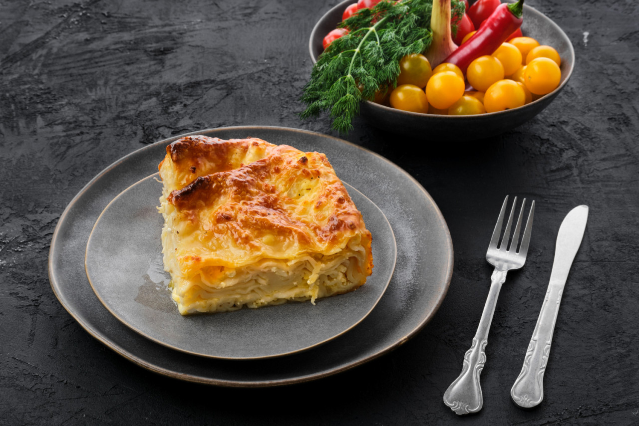georgian pie with cheese achma