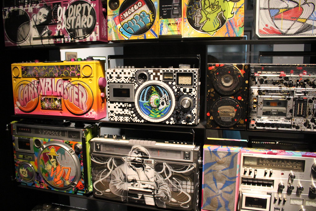 ghetto blaster exposition hip hop du bronx aux rues arabes institut du monde arabe