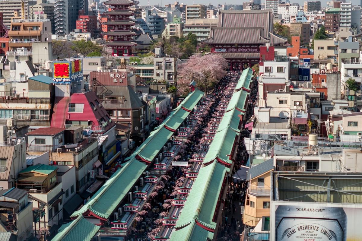 giappone tokyo asakusa folla