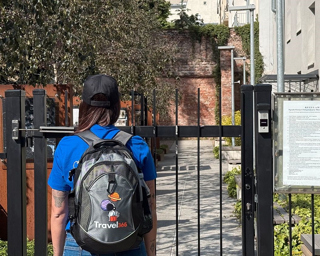 giardino della memoria e dell integrazione presso il muro del ghetto d 2