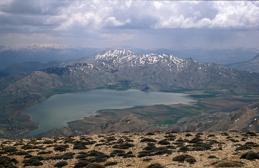 girdev golu from summit of eren dag