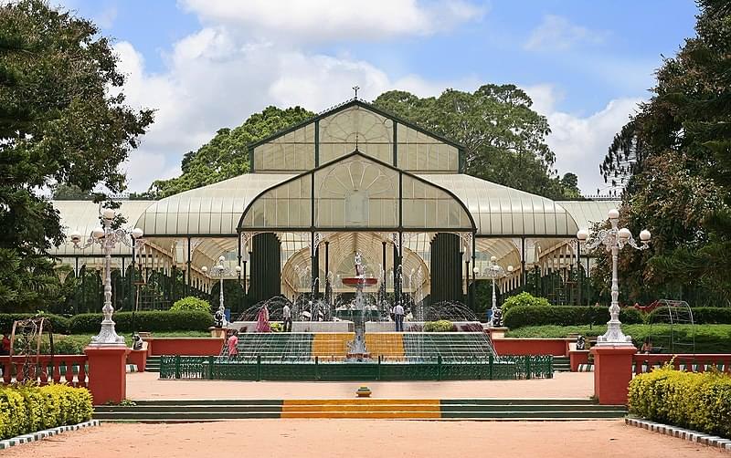 glasshouse and fountain at lalbagh